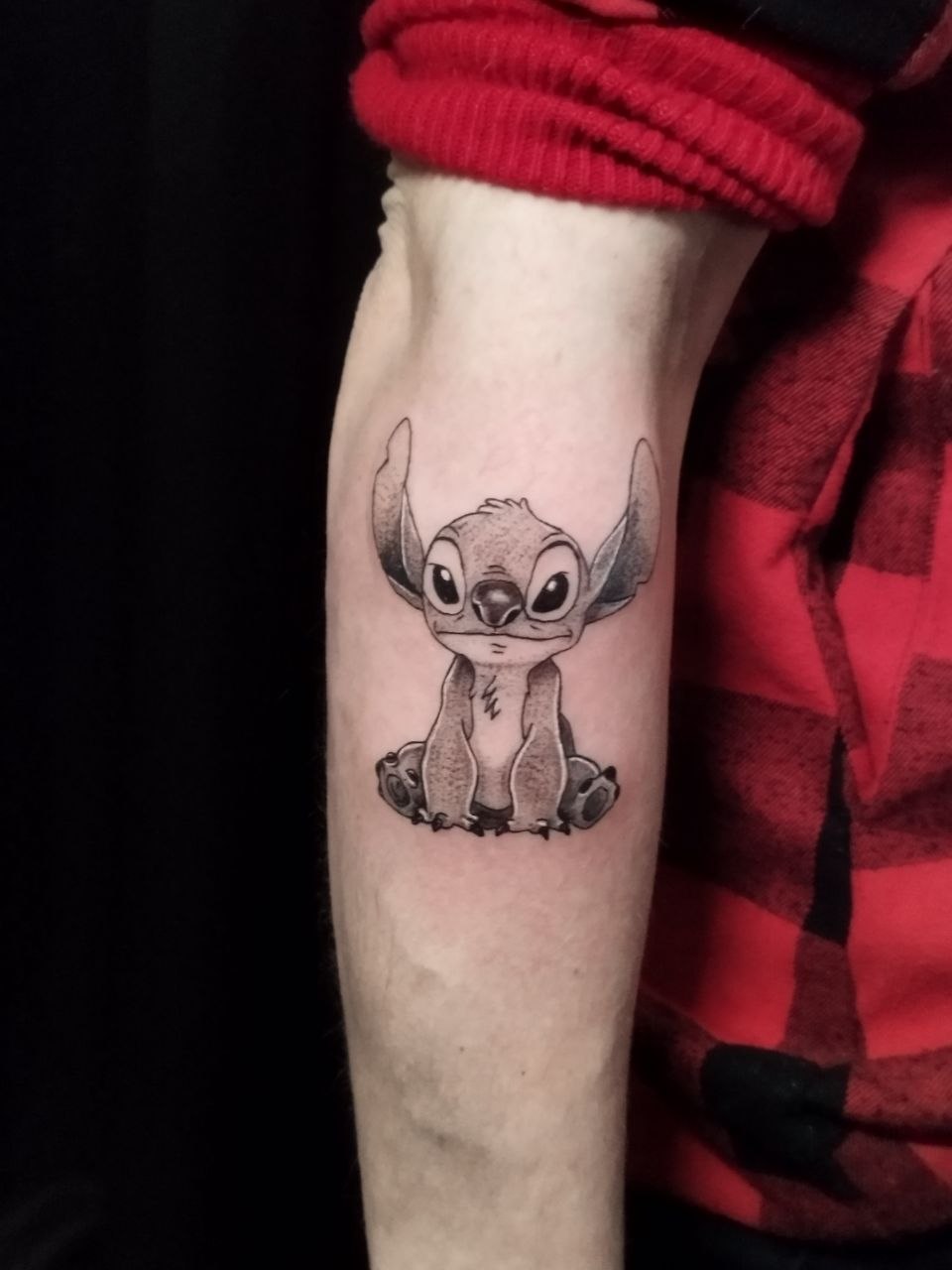 stitch tattoo black and grey sepia tattoo bremen