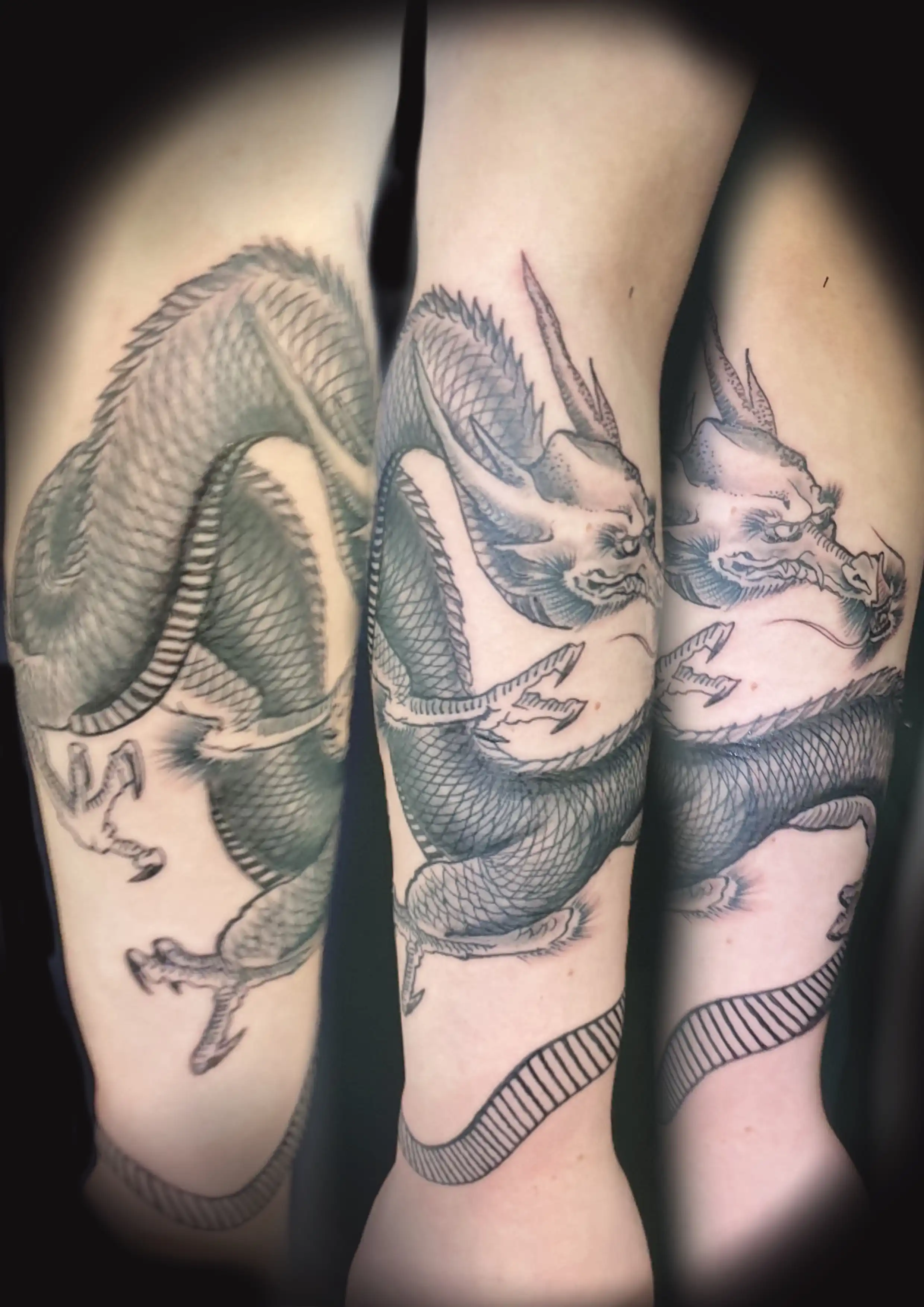 tattoo von japnischer Drache in Schwarz und Grau